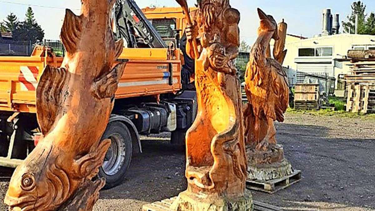 Am Torteich in Gehren: Holzfiguren künftig auf „trockenen Füßen“
