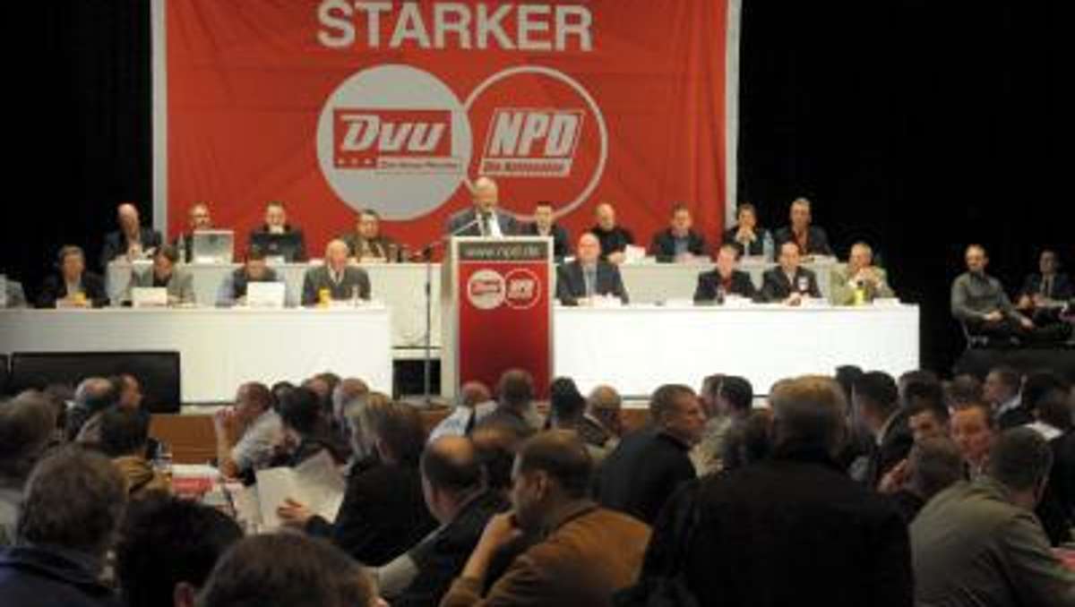 Thüringen: DVU stimmt für Zusammenschluss mit NPD