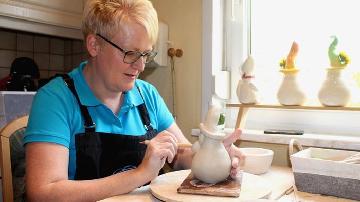 Keramik aus dem Wald: Eine Lauschaerin und ihr Faible für Wichte aus Ton
