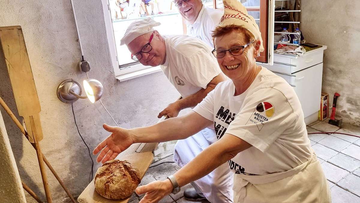 Bäckereihandwerk: Brote und Kuchen beim Backhausfest