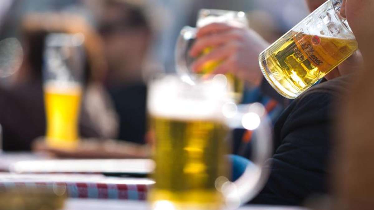 Nachbar-Regionen: 26-Jähriger rastet aus, weil ihm Bier zu teuer ist