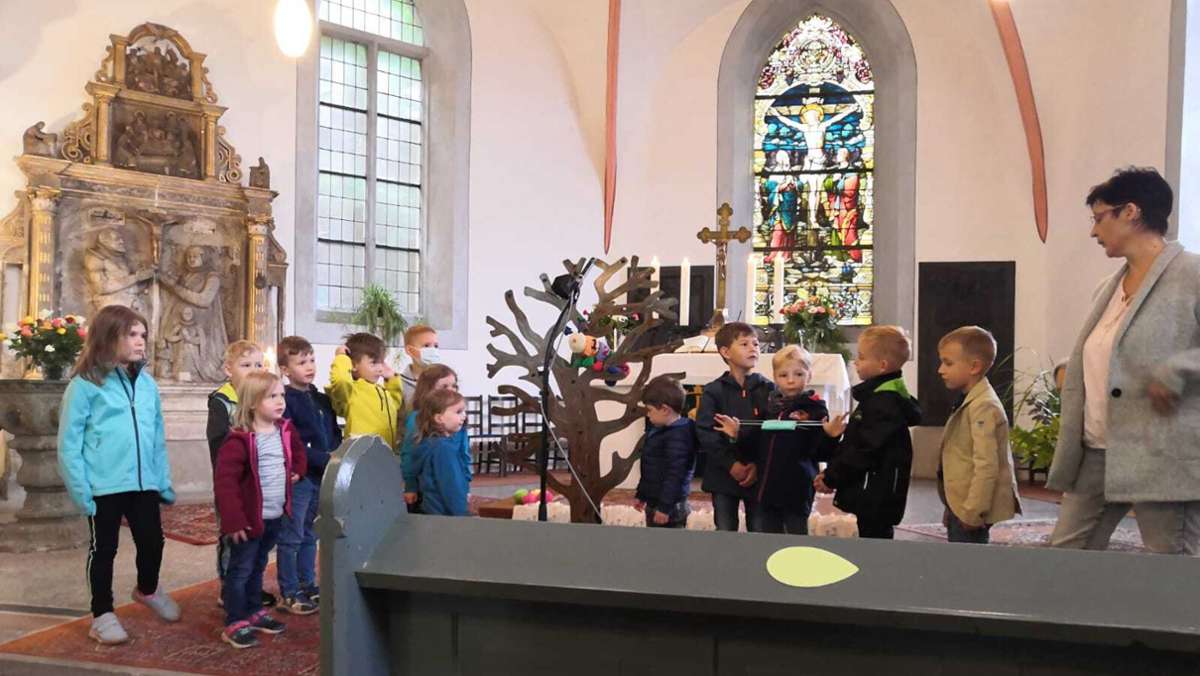 Besonderer Gottesdienst in Neuhaus-Schierschnitz: Mit kleinen Spielen auf den neuen Lebensabschnitt eingestimmt