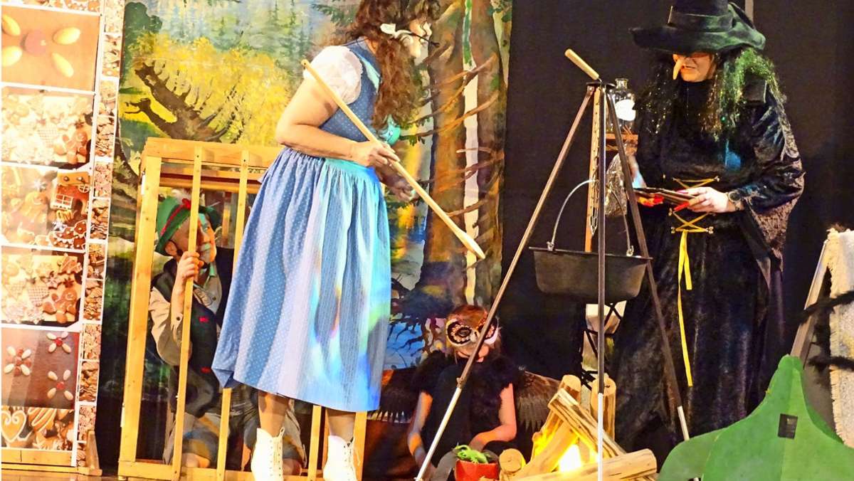 Promi auf der Bühne: Landrätin Enders gibt die Gretel