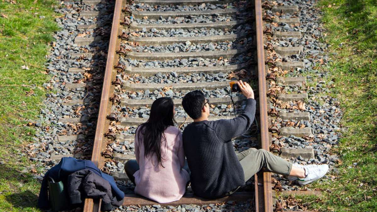 Thüringen: Selfies auf Bahngleisen: Bahnpolizei warnt vor Übermut