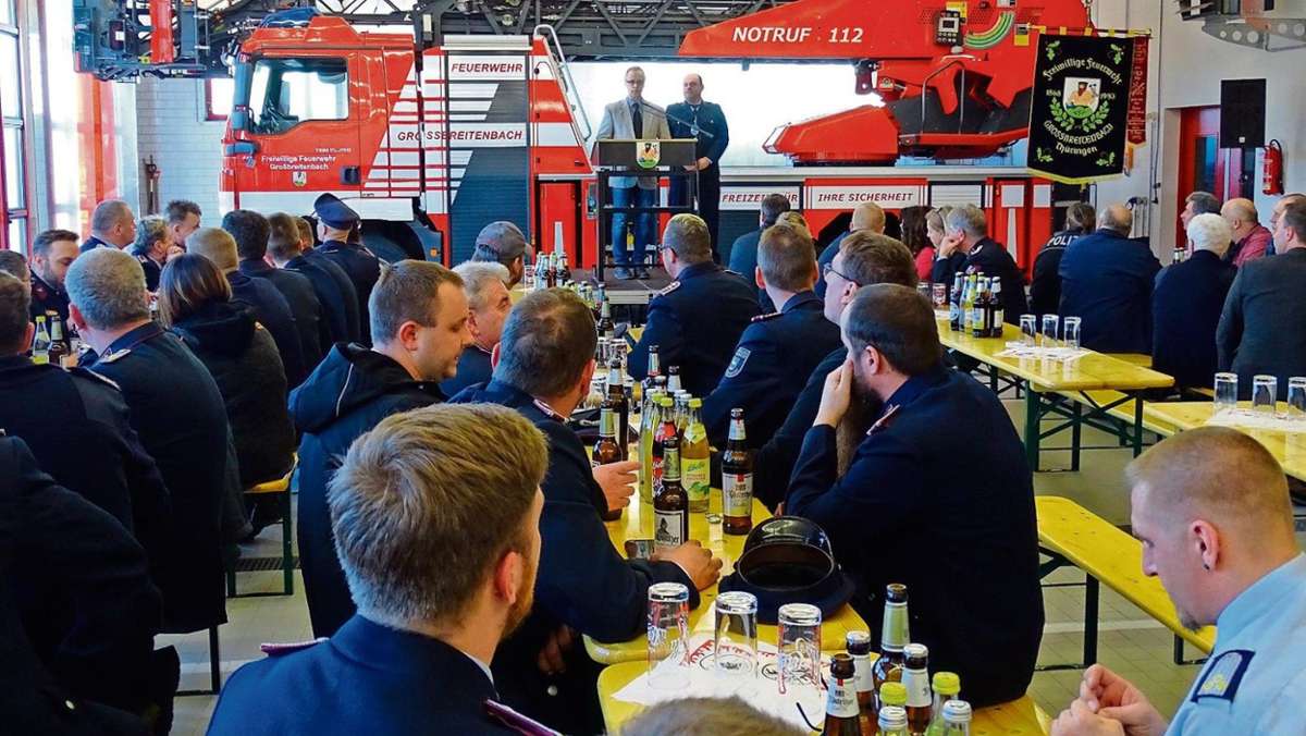 Ilmenau: Feuerwehrauto mit Drehleiter eingeweiht