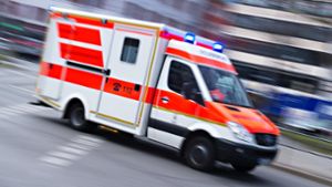 63-Jährige von Transporter überrollt und schwer verletzt
