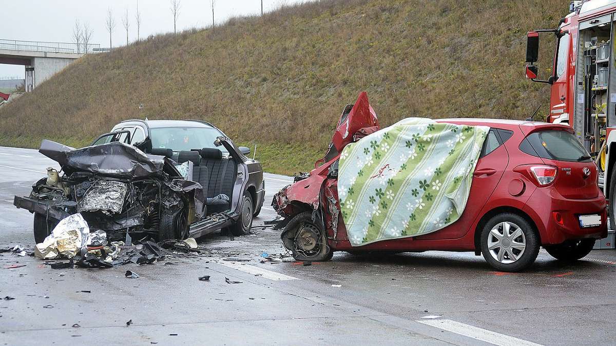 Thüringen: 56-jährige Autofahrerin stirbt bei Unfall auf Umgehungsstraße