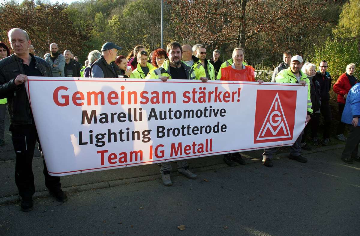 2022 streikte die Belegschaft von  Marelli Automotive Lighting in Brotterode  und forderte ein Zukunftskonzept. Foto/Archiv: Michael Lauerwald Foto:  