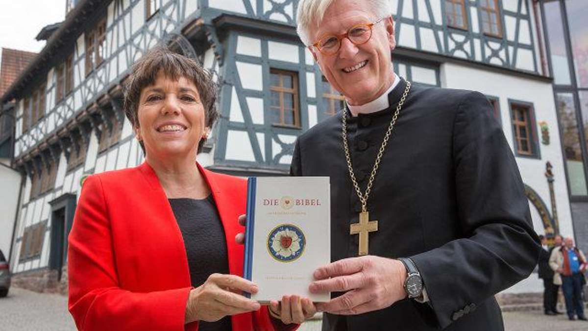 Thüringen: Überarbeitete Lutherbibel übergeben