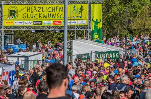 Viel Betrieb: Der Zielbereich beim Rennsteiglauf 2019. Foto: Gerhard König