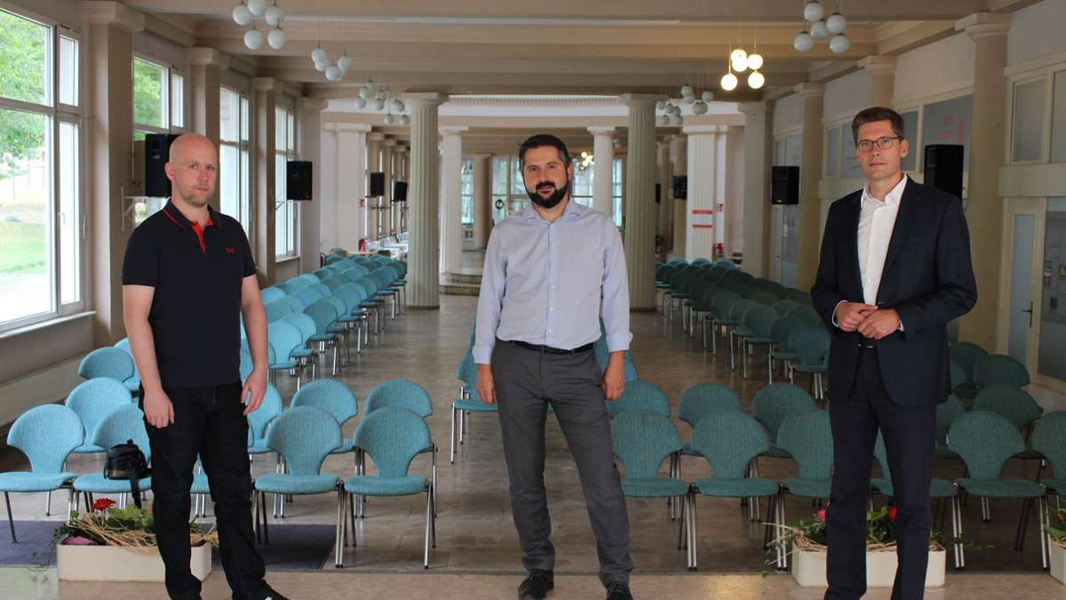 Streit um Jugendweihe: Doppelt gebuchtes Comödienhaus: Stadt räumt Fehler ein