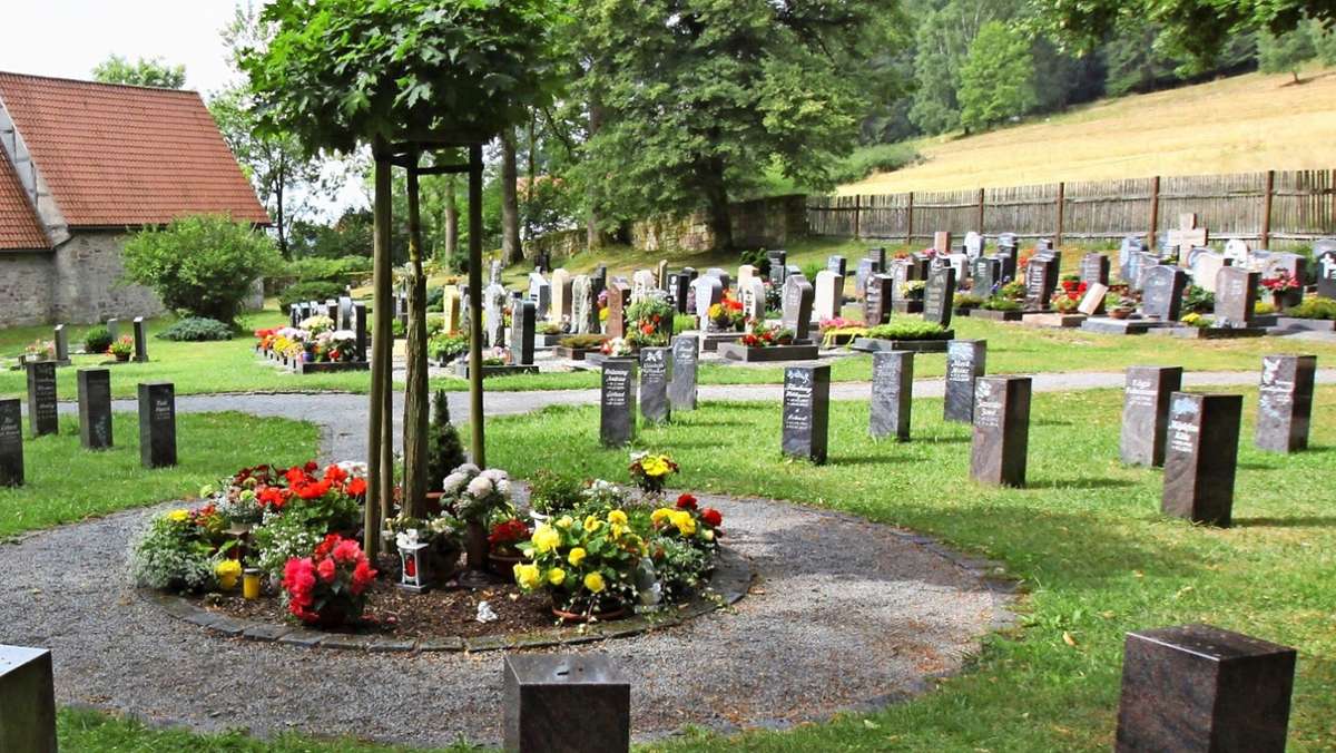 Service beibehalten oder nicht?: Klare Ansage zur Grabstätten-Auflösung
