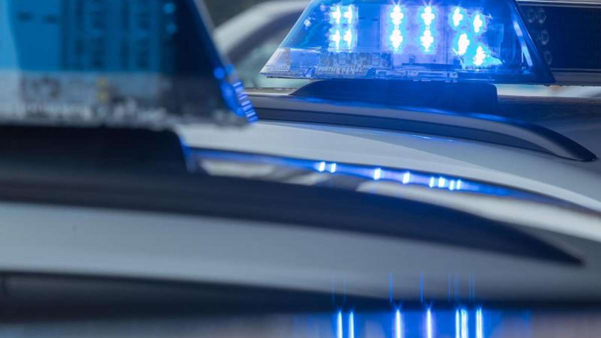 Thüringen: Paketzusteller übersieht haltende Autos - acht Verletzte, darunter drei Kinder