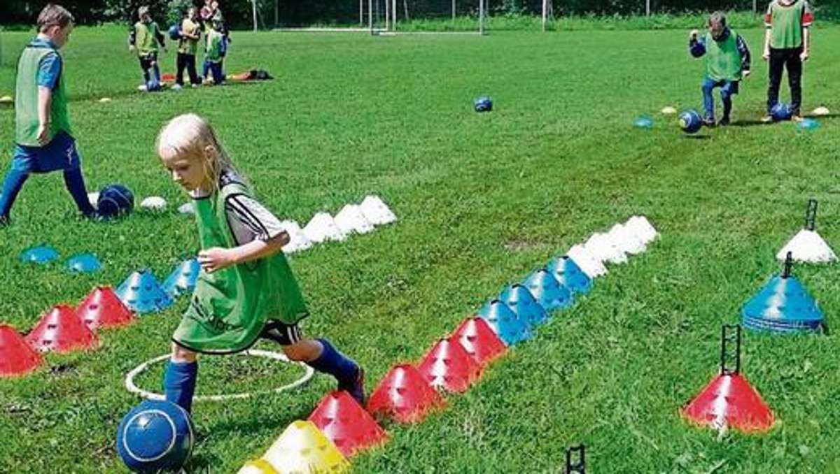 Lokalsport Sonneberg: Fußballschule mit prominenten Trainern