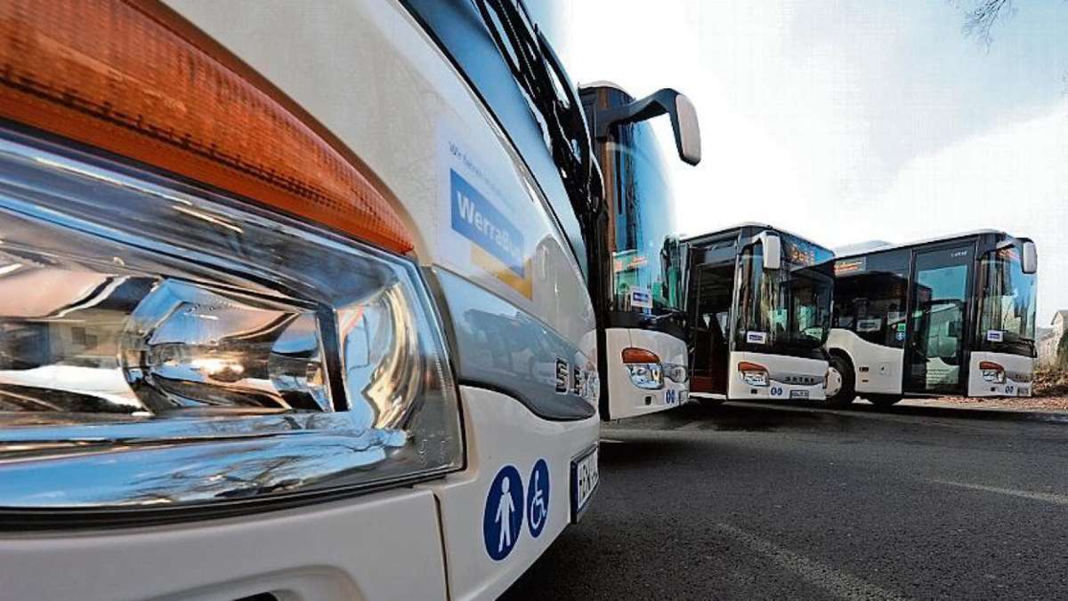 Nachbar-Regionen: Rentnerin rutscht ab, Bus überrollt ihren Fuß