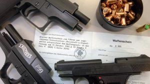 Neonazis besitzen noch immer legal Schusswaffen