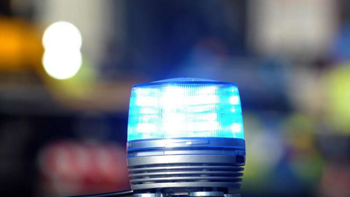 Kontrolle: Alkoholisierter Mann fährt mit Blaulicht und Sirene - Ilmenau -  inSüdthüringen