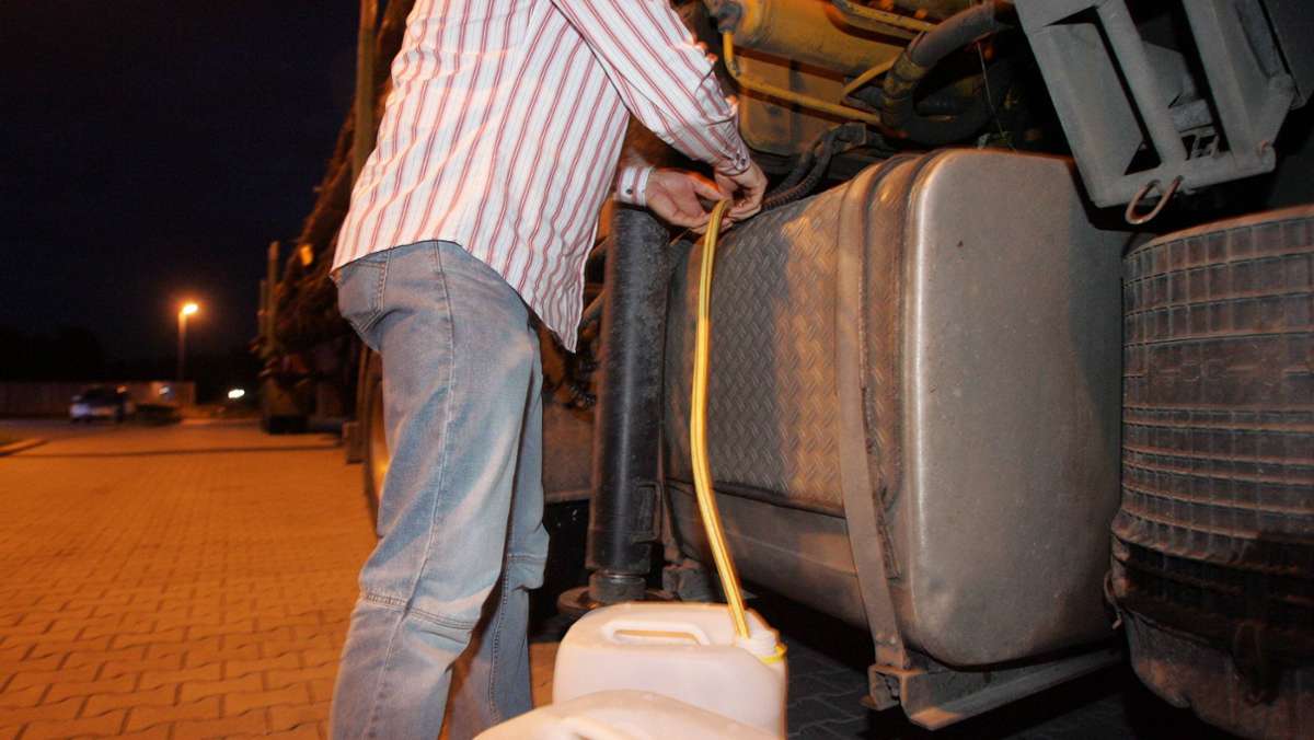 Hohe Preise: Diesel-Diebe zapfen Laster an