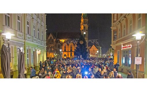In Meiningen haben am Montag rund  600 Personen gegen die Corona-Politik protestiert. Foto: /Erhard Driesel