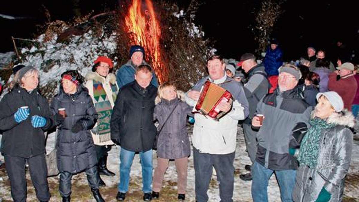 Rhön: Hutzelfeuer - lebendiger alter Brauch