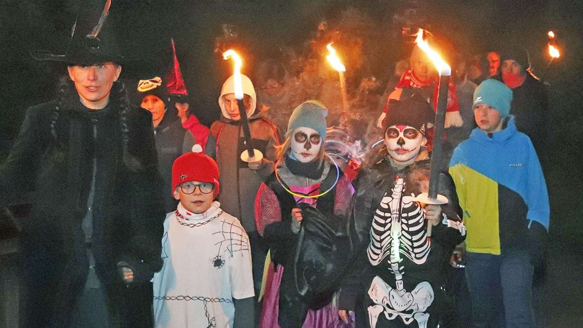 Oberhofer Halloween: Wo ehrenamtlich tätige Geister das Gruseln lehren