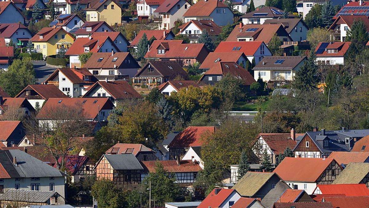 Erfurt: Ilm-Kreis verliert zwei Orte an Suhl, neue Stadt Heldburg geplant
