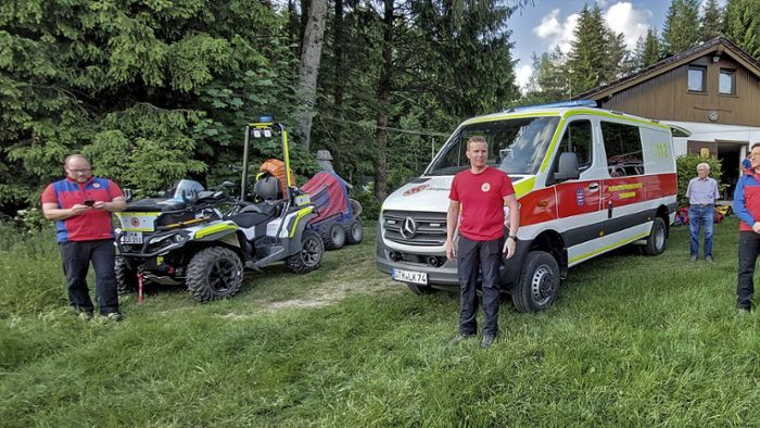 Feuerwehr und  Bergwacht üben
