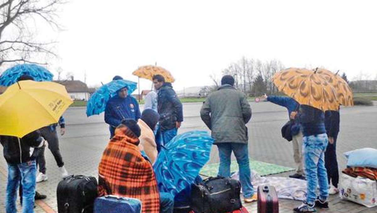 Bad Salzungen: Sitzstreik: 30 Flüchtlinge wollen nicht nach Gerstungen
