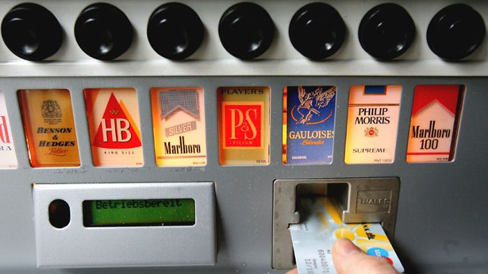 Unbekannte sprengen Zigarettenautomat  