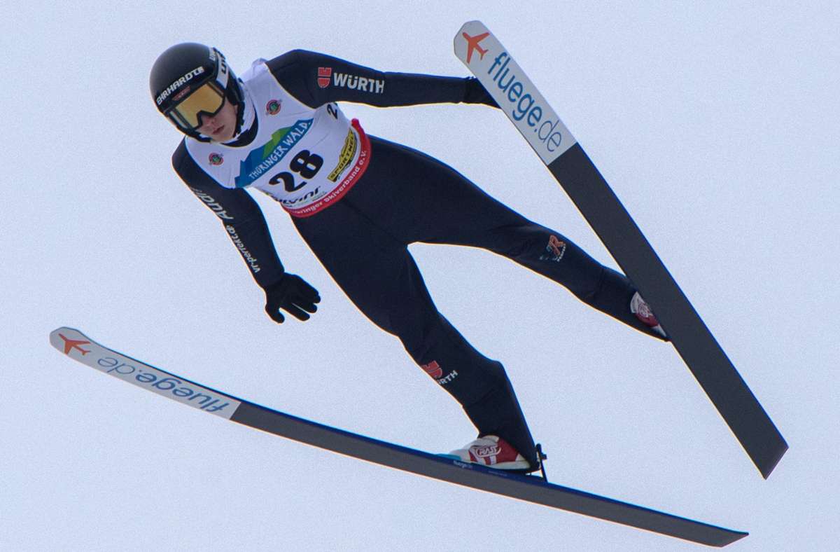 Skispringer Justin Lisso – hier bei einem Sprunglauf in Oberhof – kämpft im Fis-Cup um stabile Leistungen. Foto: Gerhard König