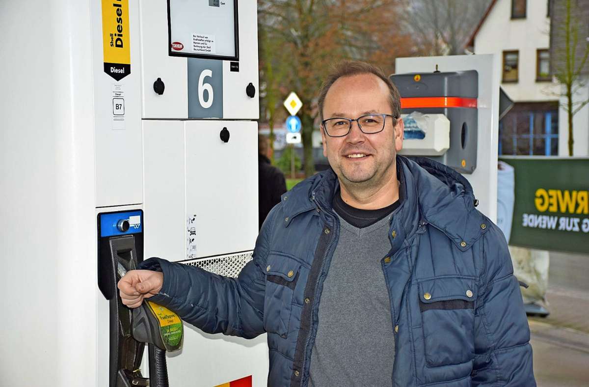 Torsten Hoffmann an seiner Tankstelle: Seit sieben Jahren ist er der Vorsitzende des Steinbach-Hallenberger Gewerbevereins. Foto: Annett Recknagel