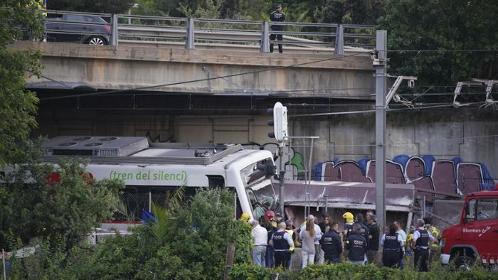 In der Nähe von Barcelona: Ein Toter und mehr als 80 Verletzte bei Zugunglück in Spanien