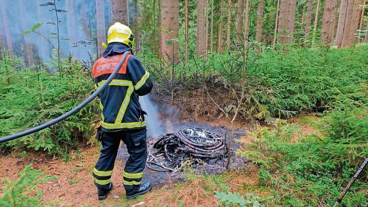 Ilmenau/Langewiesen: Kupferdiebe zündeln im Wald