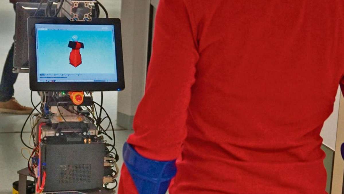 Ilmenau: Reha-Roboter Roger bringt Patienten wieder auf die Beine