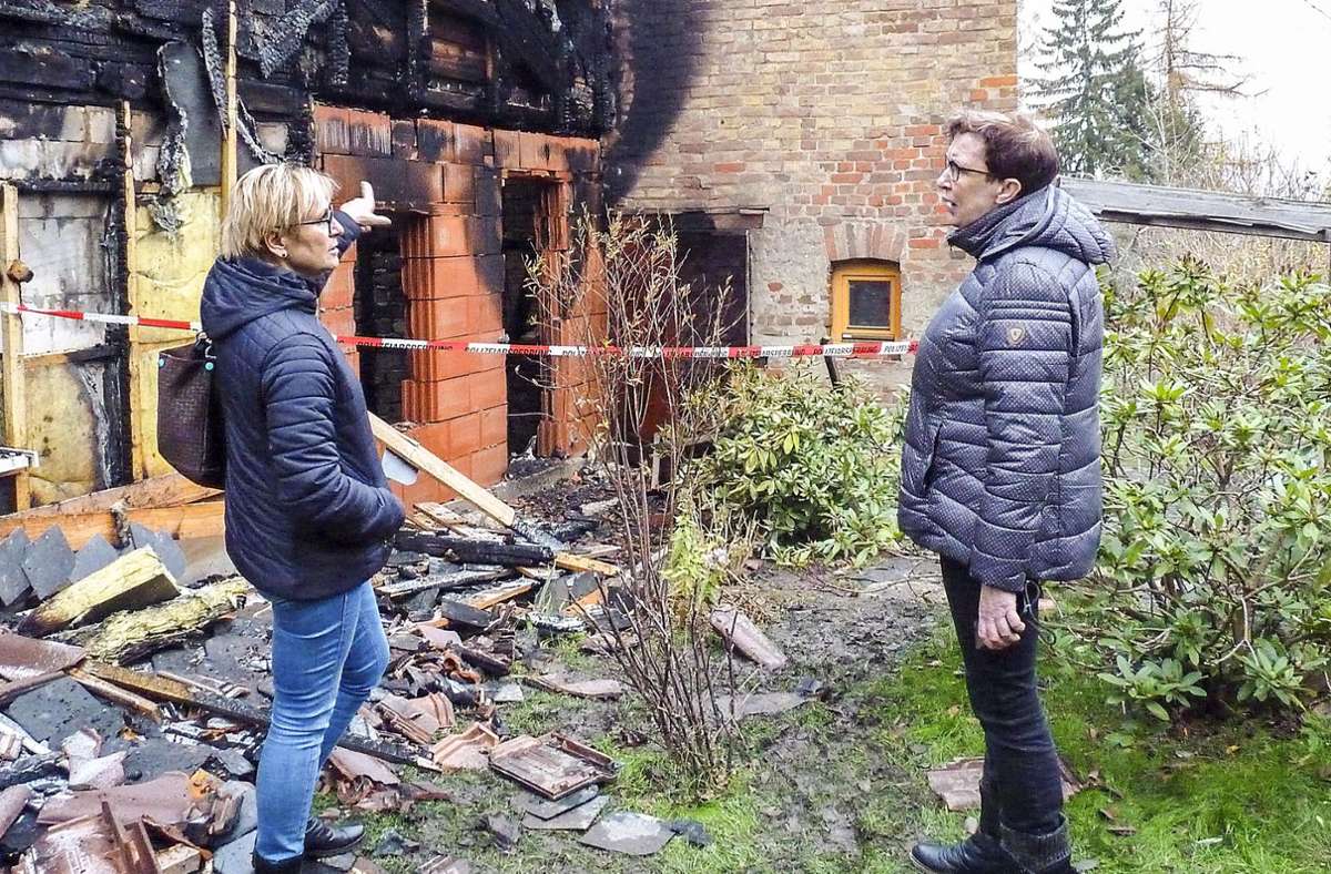 Im Ilmenauer Ortsteil Unterpörlitz brannte am Mittwoch ein Wohnhaus mit Scheune.