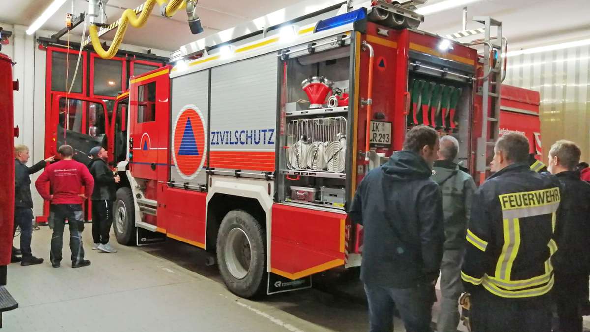 Feuerwehr: Bund stationiert   Fahrzeug   in Böhlen