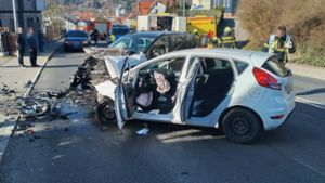 Frontalzusammenstoß in Suhl: Beide Autofahrer schwer verletzt