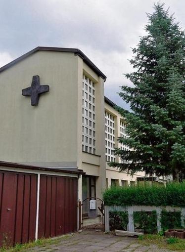 Nur ein wenig Beute machten die Einbrecher in der Kirche zum heiligen Kreuz in Meiningen . Sie stahlen hier eine Spendenkassette. 	Foto: E. Gebhardt Quelle: Unbekannt