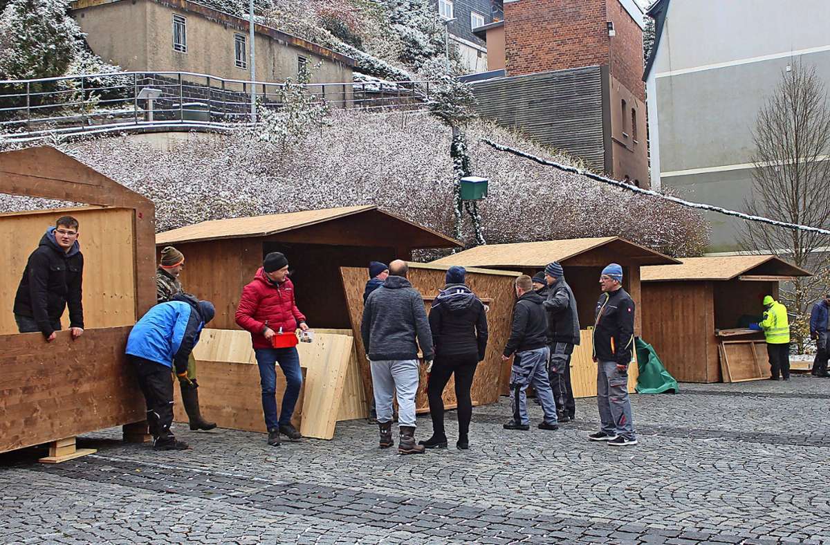 Ein gelungenes Beispiel hierfür war der Aufbau der Buden für den Handwerkermarkt auf dem Wilder-Mann-Platz im November. Foto: Doris Hein/Doris Hein