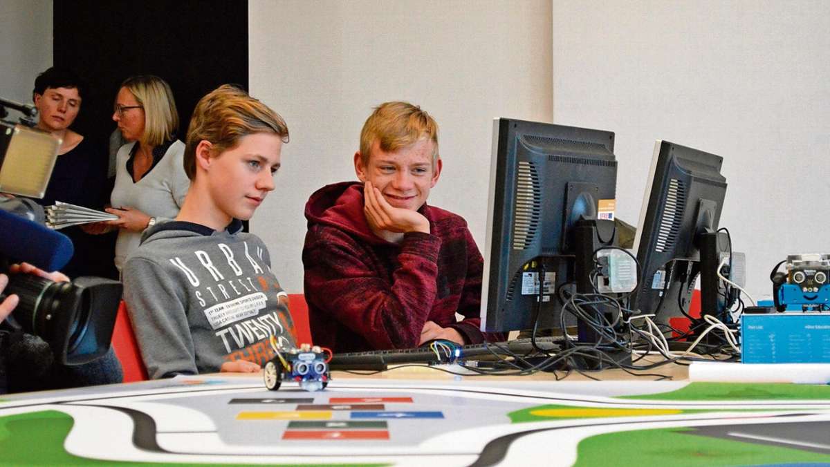 Ilmenau: Erstes mobiles Labor fürs Programmieren in Mitteldeutschland eröffnet