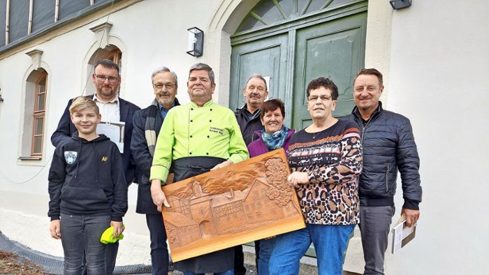 Gaststätte in Kaltennordheim: Die Mannschaft geht von Bord