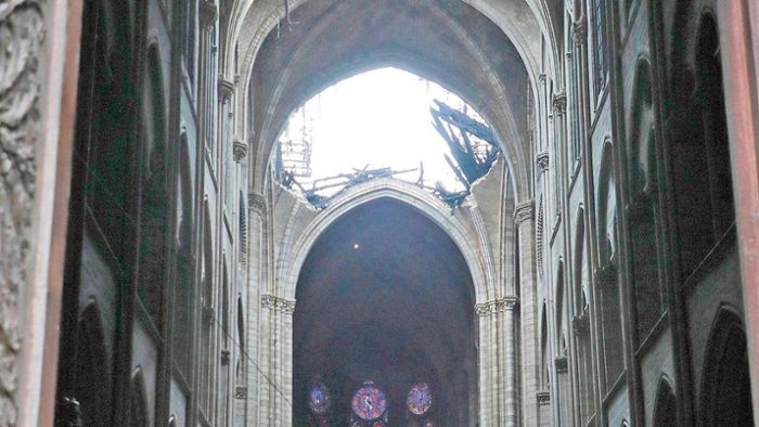 Feuer von Notre Dame berührt die Thüringer