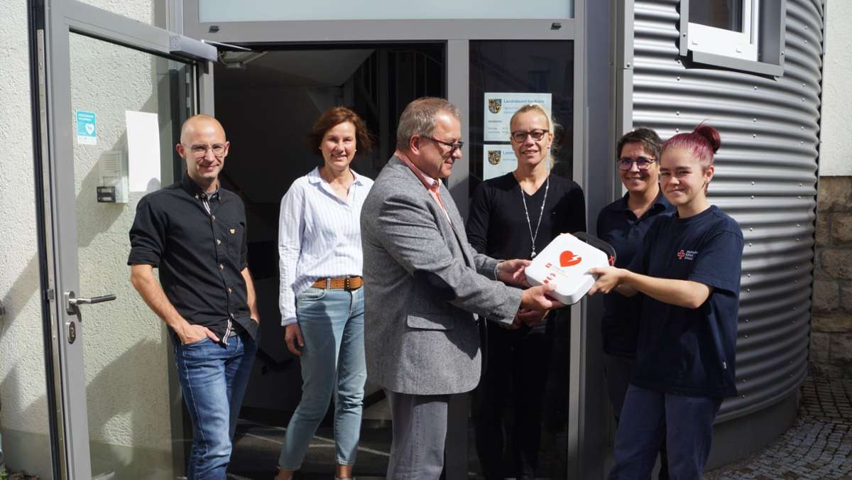 Anschaffung: Neue Defibrillatoren beim AIK
