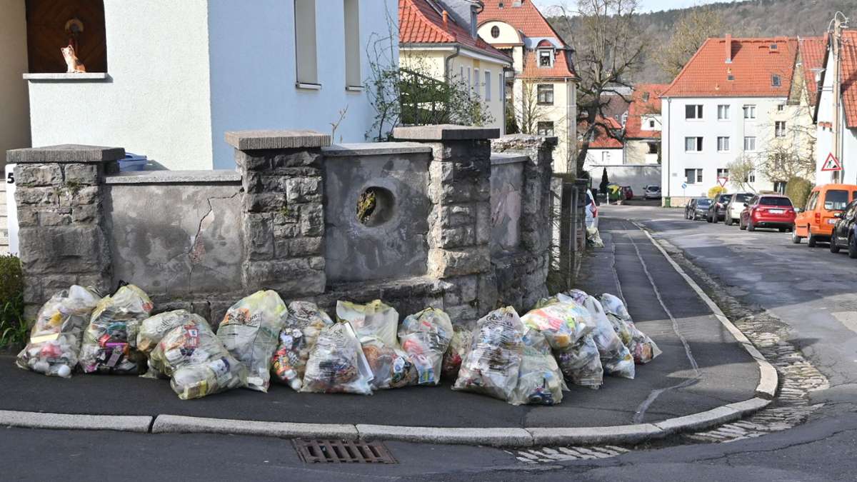 Anwohner beschweren sich: Ärger mit gelben Säcken in Meiningen