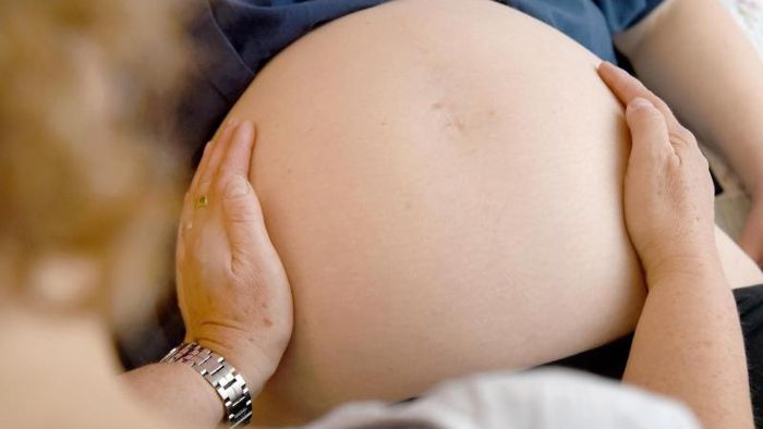 Studie: Hitze verkürzt Schwangerschaften