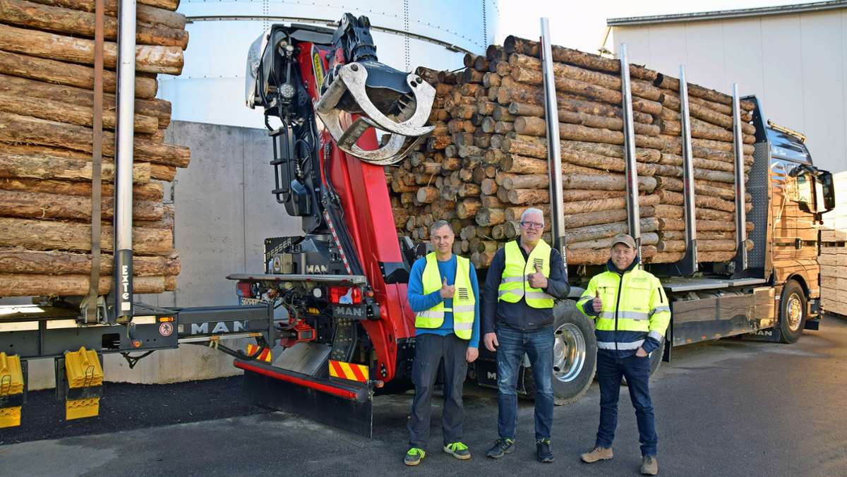 Spende aus Dorndorf: Ein Lastwagen voll Holz für das Ahrtal