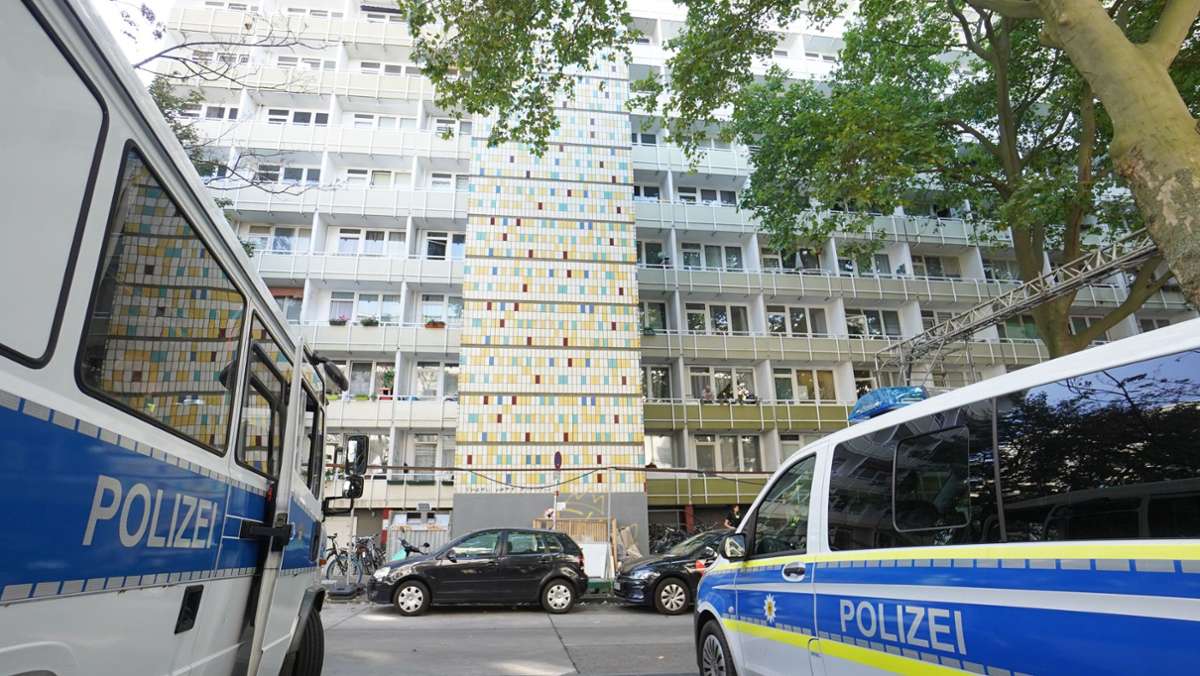 Polizei erschießt Täter in Berlin: Ehemann bringt Frau mit Axt um