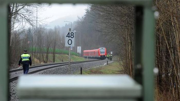86 Jahre alter Mann an Bahnübergang in Suhl von Zug erfasst und getötet