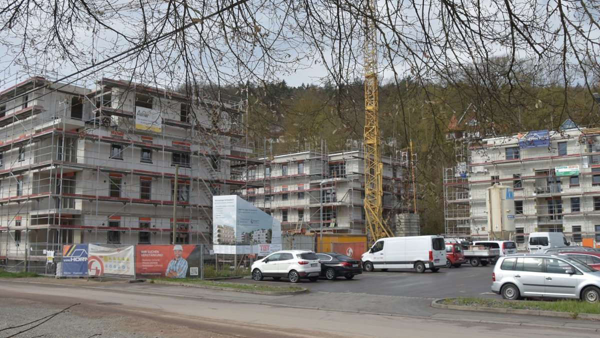 Bauen in Meiningen: Richtfest für drei Stadtvillen