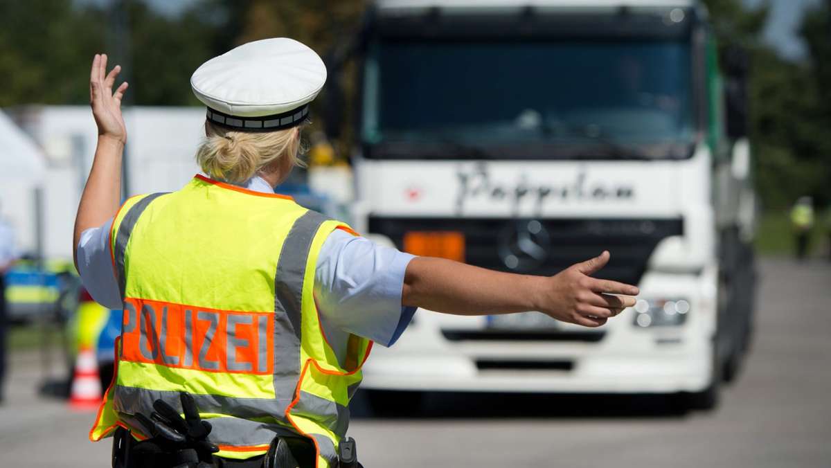 Thüringen: Polizei stoppt völlig übermüdeten Lastwagenfahrer